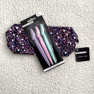 Sassy + Chic 3 piece Eyebrow Razor and Cosmetic Bag